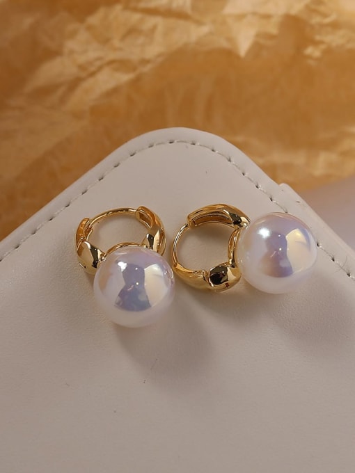 14k Gold [Mermaid pearl] Brass Imitation Pearl Geometric Minimalist Huggie Earring